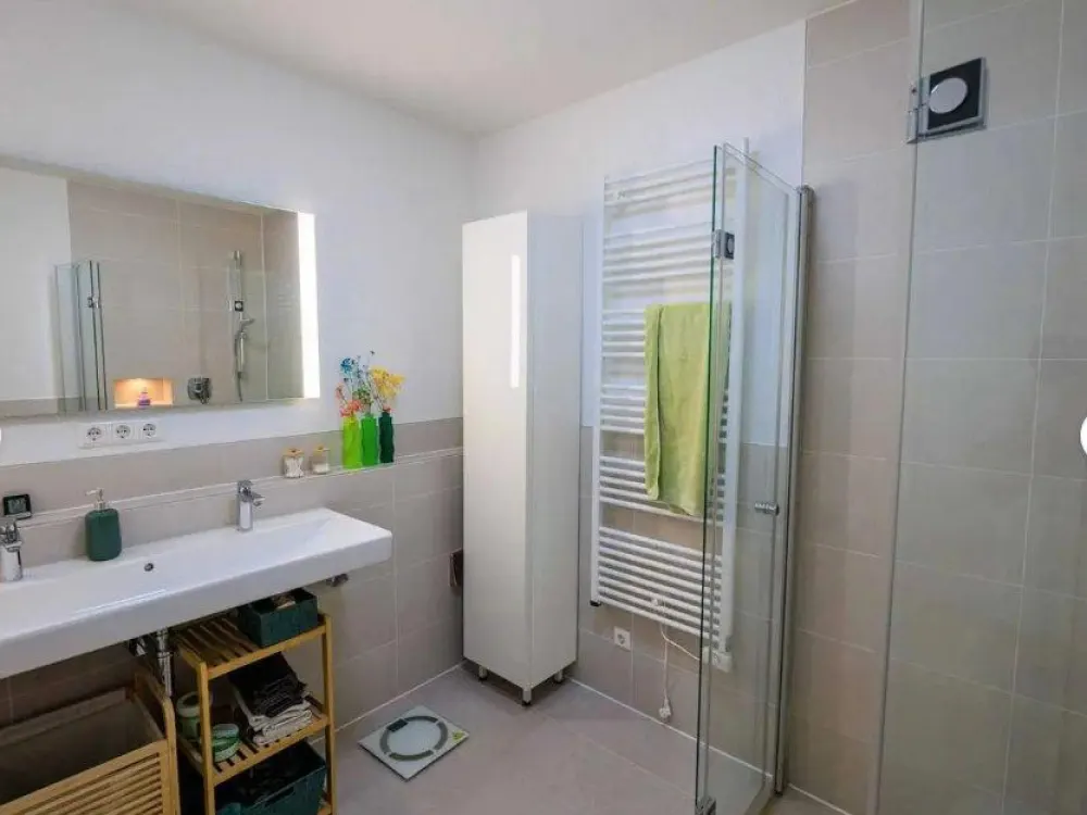 Moderne u. hochwertige 3,5-Zimmer-Whng, Neckartailfingen, Bj 2022