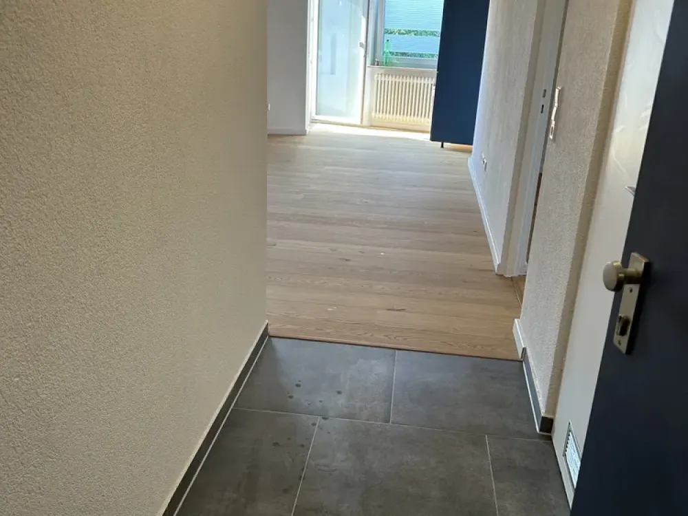 Erstbezug nach Kernsanierung. 2-Zimmer-Dachgeschosswohnung in Stuttgart-Möhringen