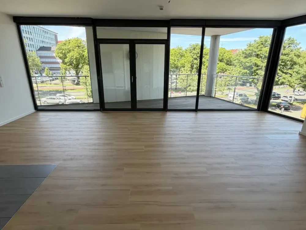 Spacious Comfort Apartment with Built-in Kitchen in Downtown Dortmund