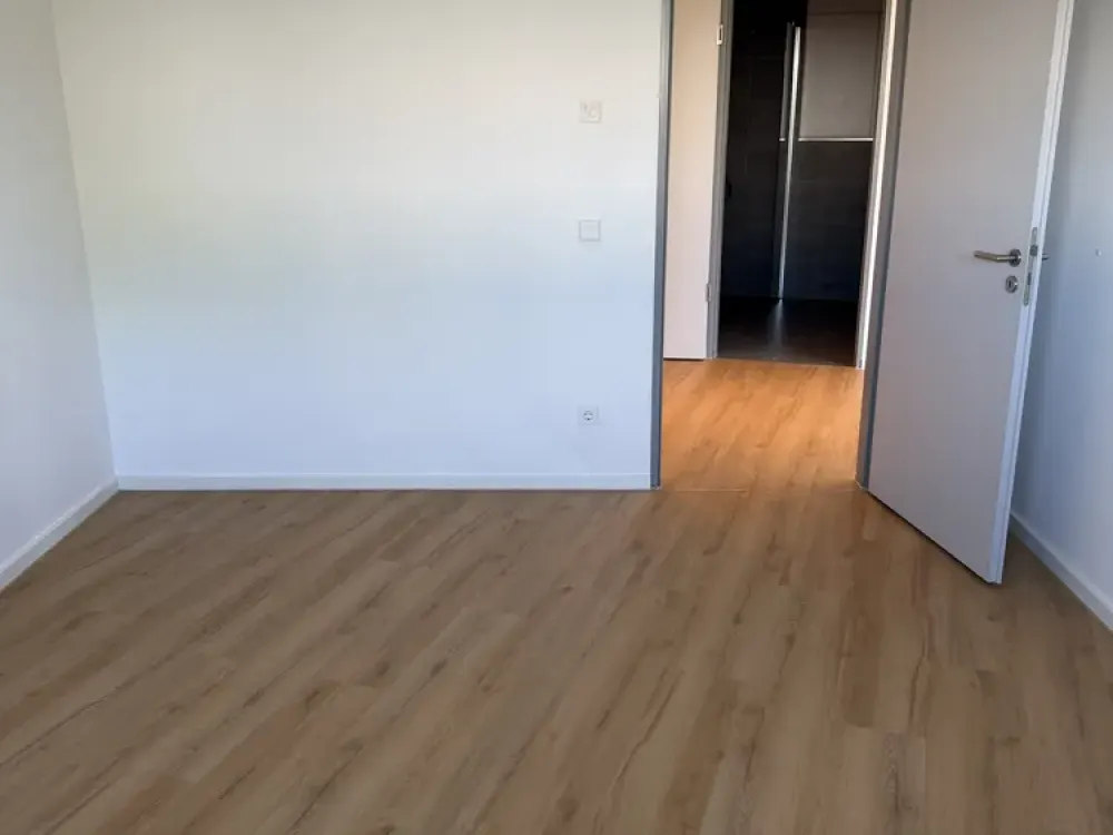 Spacious Comfort Apartment with Built-in Kitchen in Downtown Dortmund