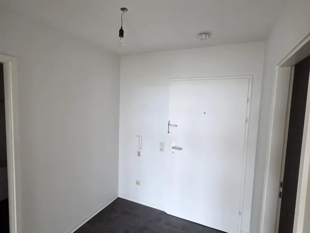 Helle 2-Zimmer-Wohnung mit Balkon und Panoramablick