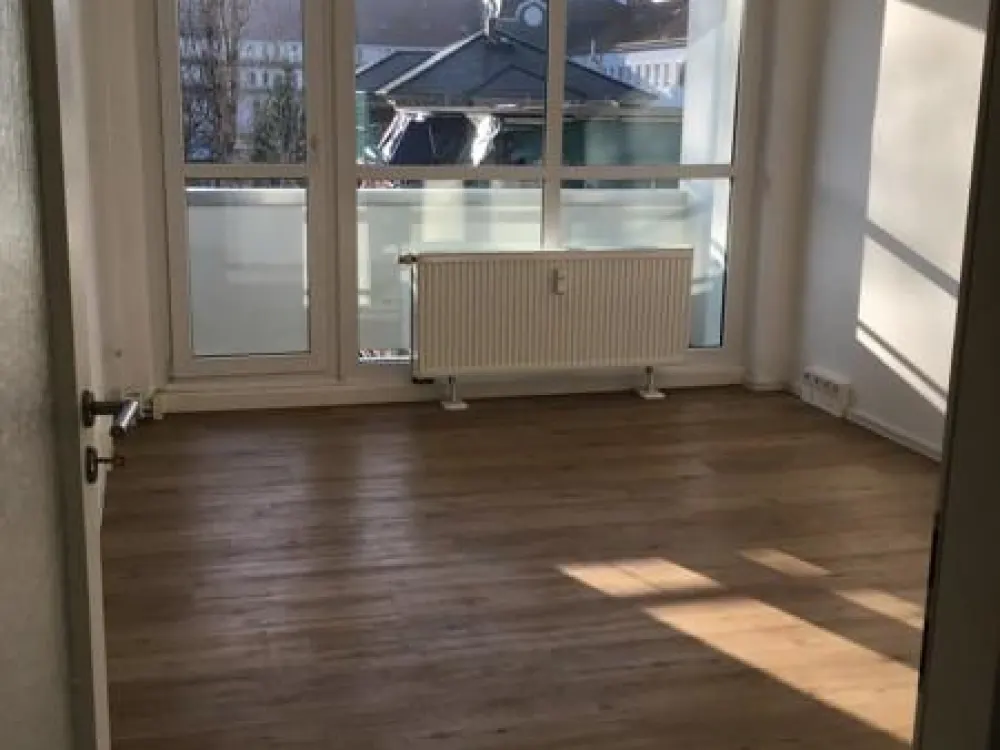 Schöne 3-Raumwohnung mit Einbauküche!