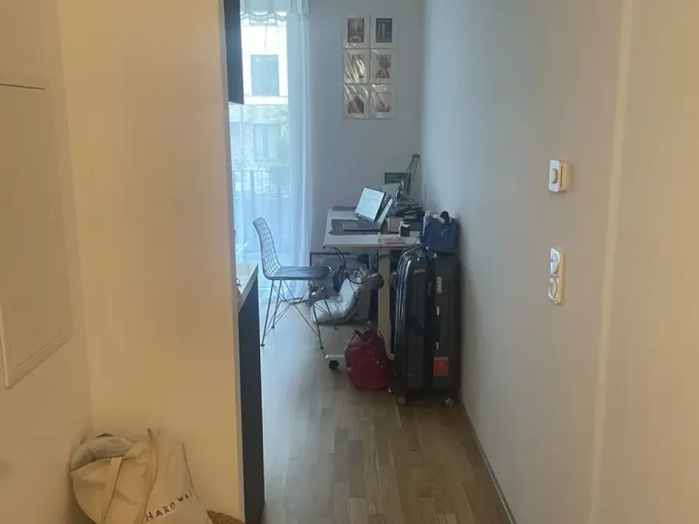 Ruhige Wohnung mit Balkon & Top-Lage nahe Südkreuz