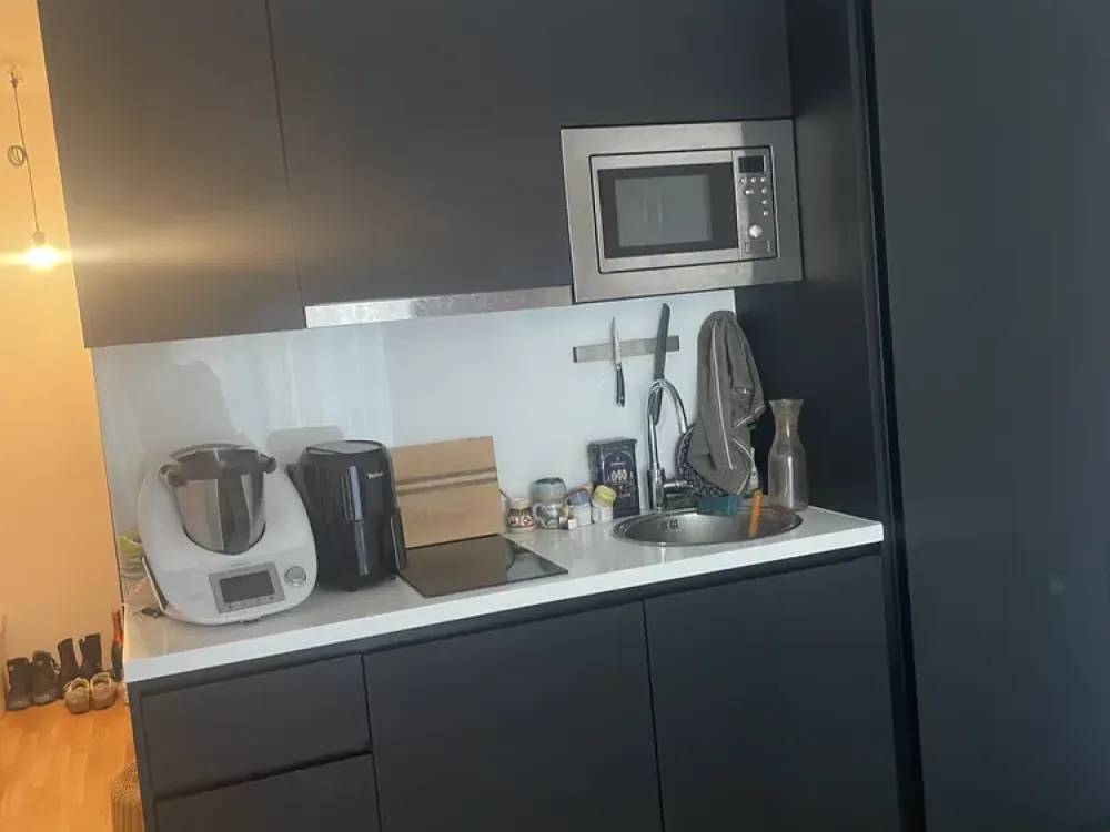 Ruhige Wohnung mit Balkon & Top-Lage nahe Südkreuz