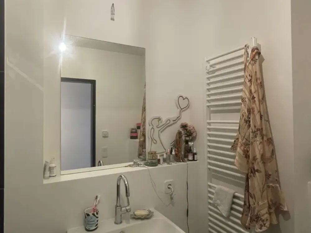Ruhige Wohnung mit Balkon & Top-Lage nahe Südkreuz
