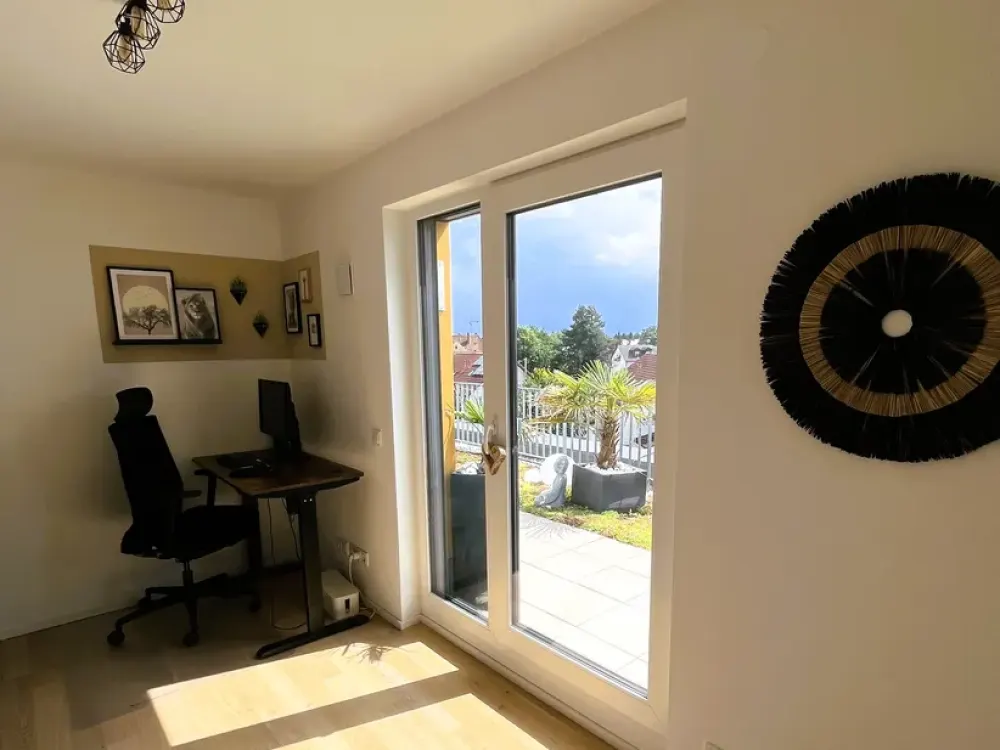 Penthouse in Allach mit atemberaubendem Alpenblick und großzügigem Südbalkon.