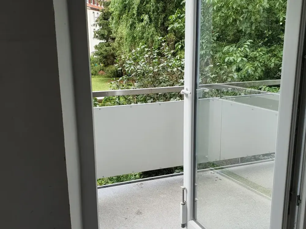 3-room apartment with modern bathroom, fitted kitchen, large balcony