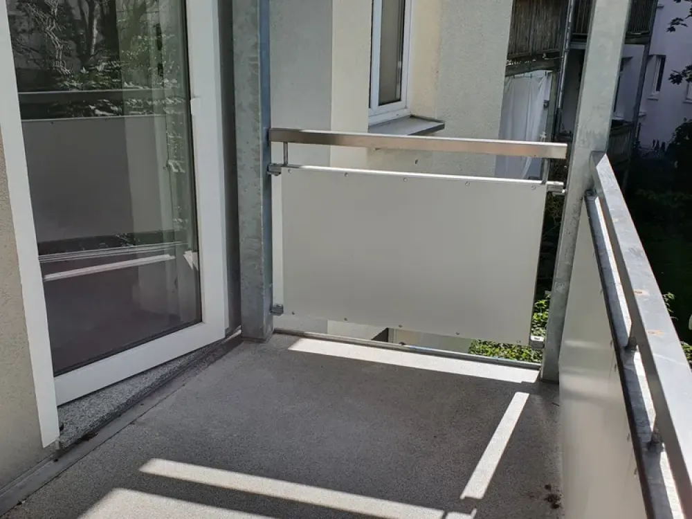 3-room apartment with modern bathroom, fitted kitchen, large balcony