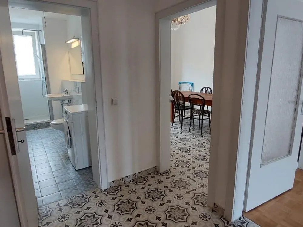 Altbau - WG Wohnung mit Balkon