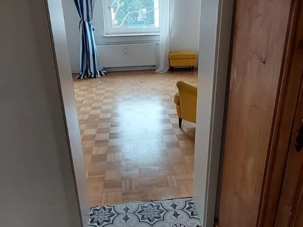 Altbau - WG Wohnung mit Balkon