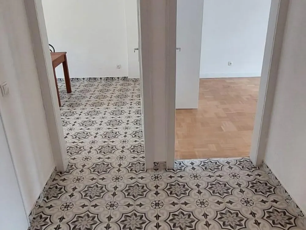 Altbau - WG Wohnung mit Balkon