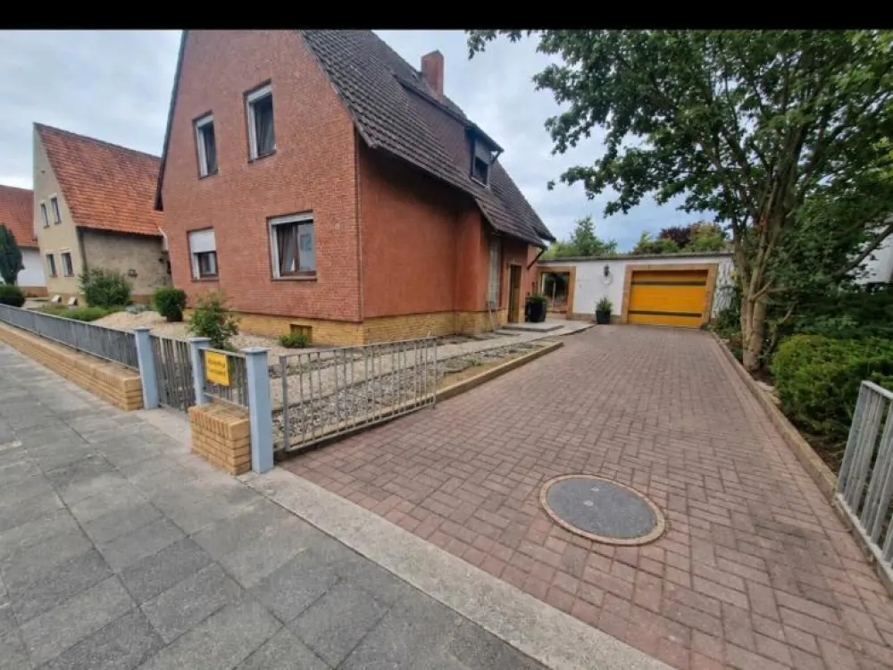 Schöne, Kernsanierte Obergeschosswohnung 65 m² in Aligse