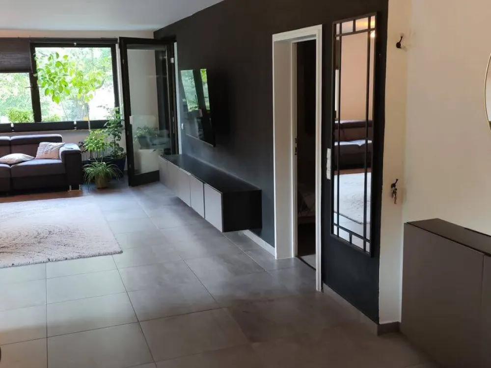 Helle schöne möblierte 3 Zimmer Wohnung