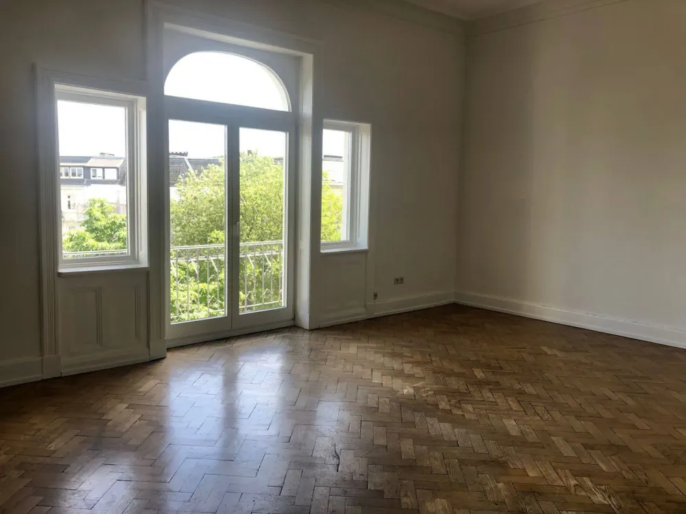6 Zimmer-Altbau direkt am Isemarkt - Eppendorf/Harvestehude als Wohnbüro/Praxis/Atelier-Wohngemeinschaft möglich