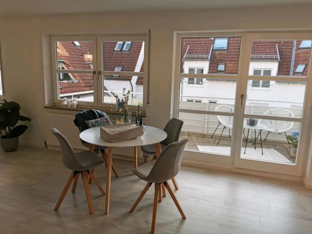 3,5-Zimmer Wohnung mit Südbalkon und TG in Magstadt zu vermieten