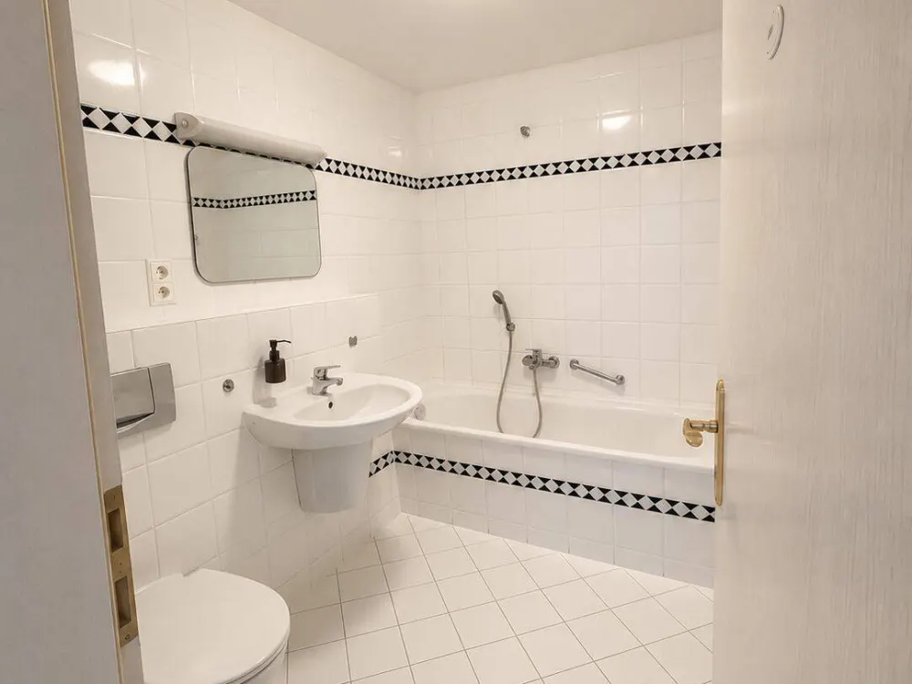Sonnige 2-Raum-Wohnung am Klinikum Dresden-Friedrichstadt mit PKW Stellplatz