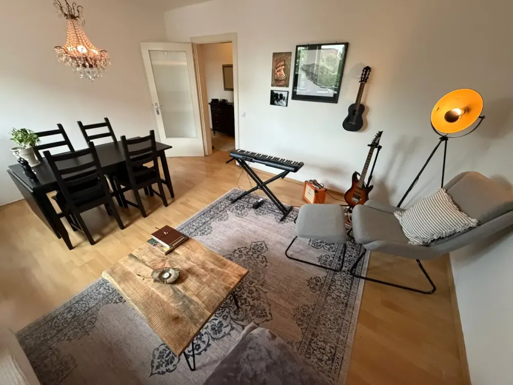 Helle 2-Zimmer-Dachgeschosswohnung (52,5 m²) mit Grünblick in Wandsbek, Nachmieter ab 01.12.2026