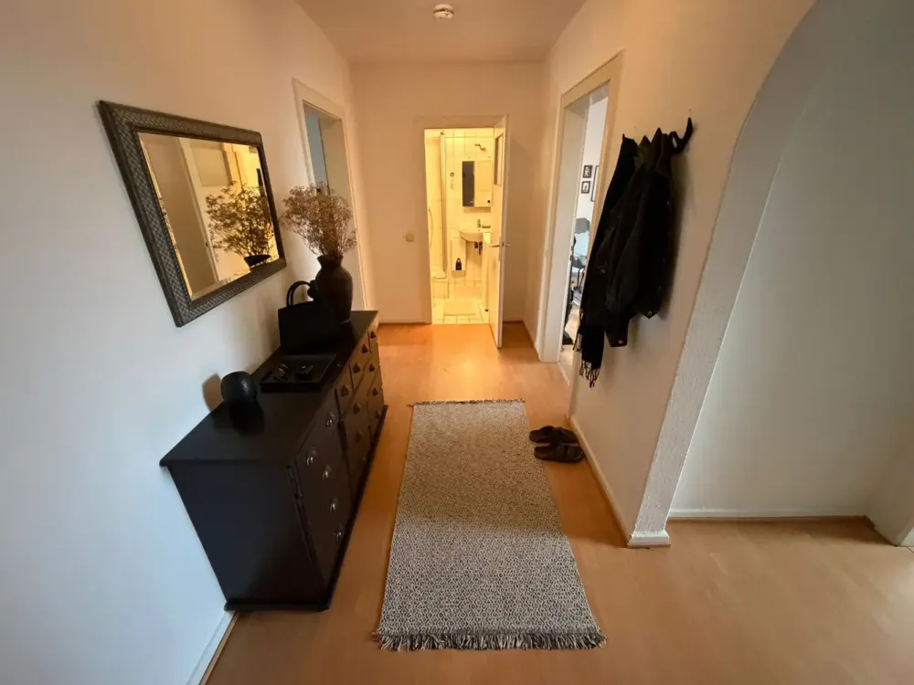 Helle 2-Zimmer-Dachgeschosswohnung (52,5 m²) mit Grünblick in Wandsbek, Nachmieter ab 01.12.2026