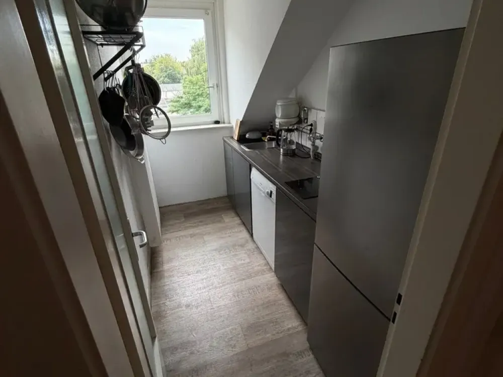 Helle 2-Zimmer-Dachgeschosswohnung (52,5 m²) mit Grünblick in Wandsbek, Nachmieter ab 01.12.2026