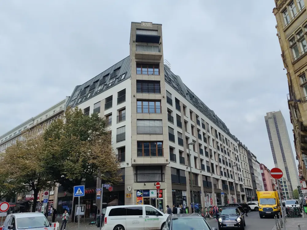 Frisch renovierte und möblierte 3-Zimmer-Wohnung, auch WG-tauglich, im Bahnhofsviertel