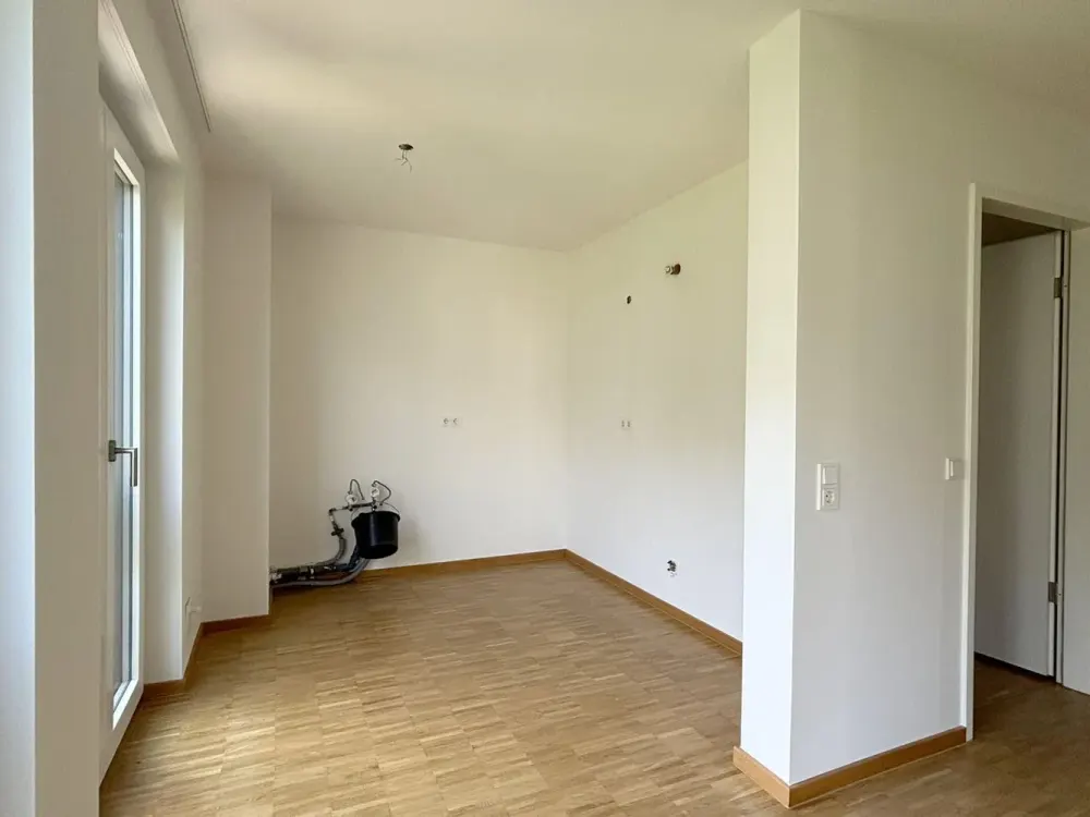 - Wohnen in den Pariser Höfen - 2 Zimmer-Wohnung mit Ankleide und Balkon