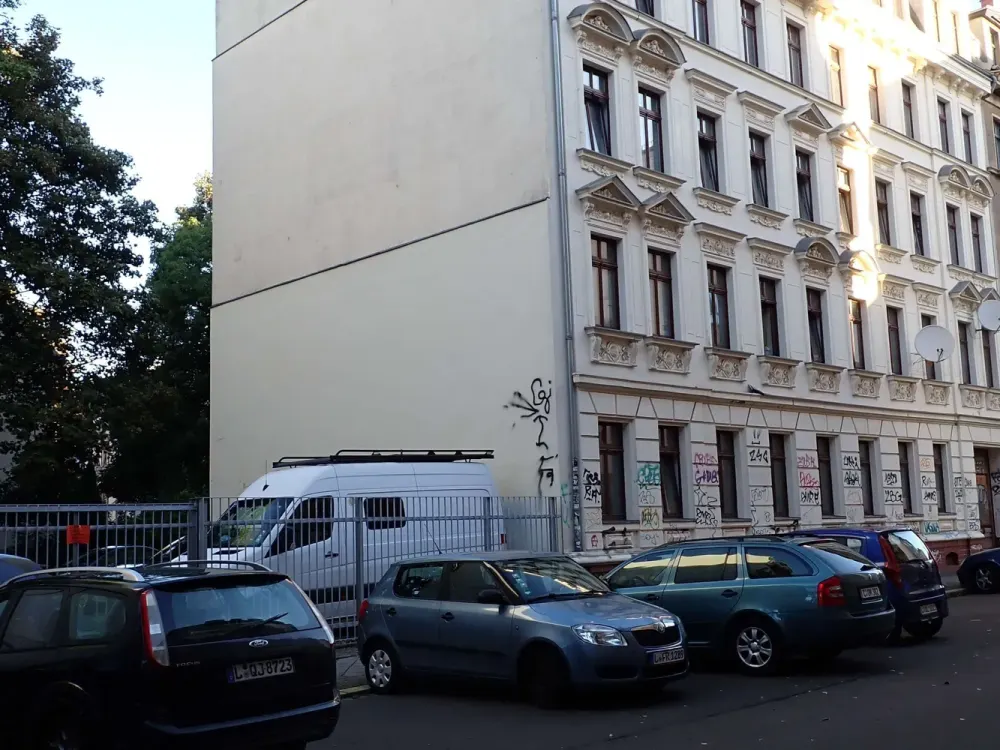 1 Zimmer, offene Küche, Singlewohnung im Dachgeschoss