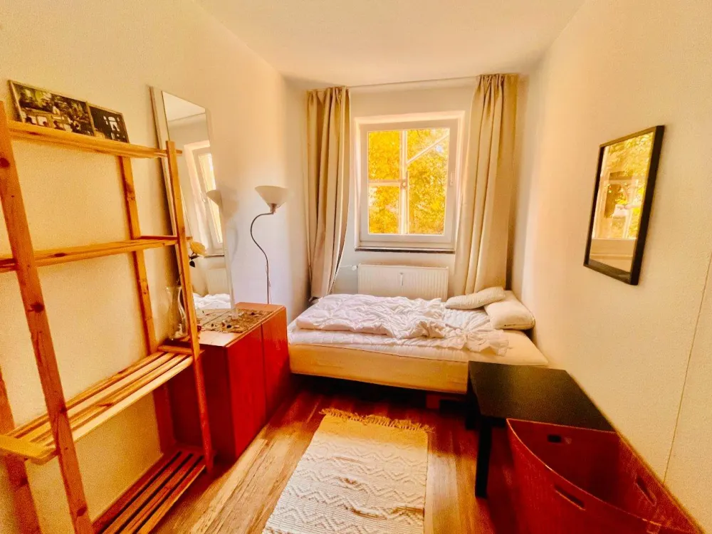 Möblierte 3-Zimmer-Wohnung mit Balkon in Berlin-Mitte, befristet