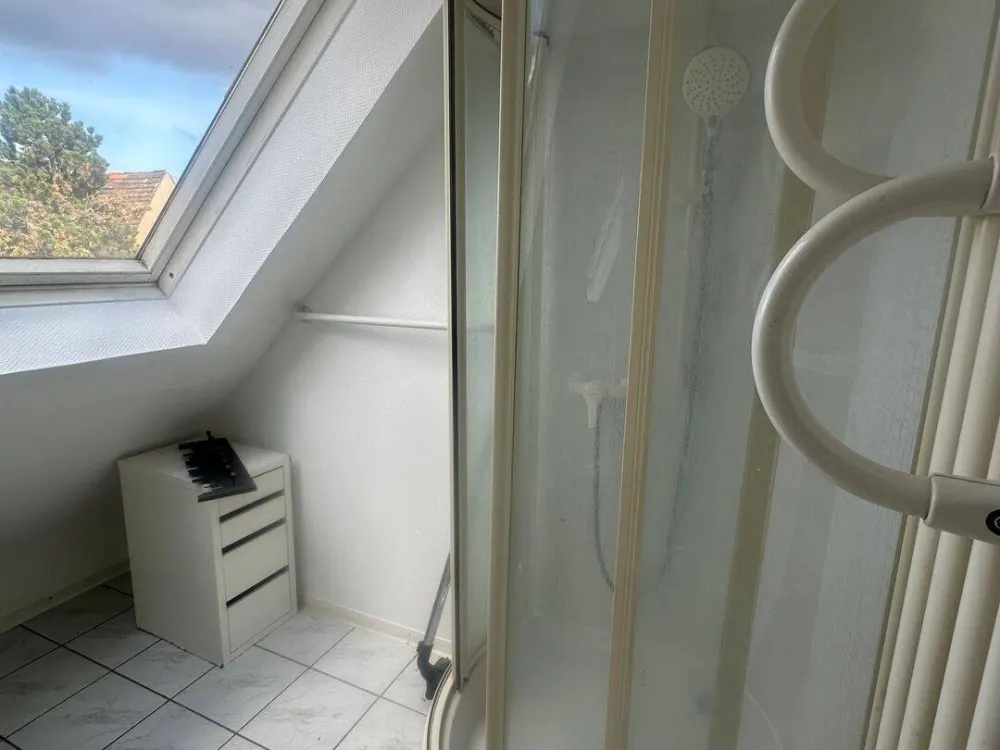 Sbr.-St. Arnual * gemütliche DG-Wohnung * 2 ZKB * Küche