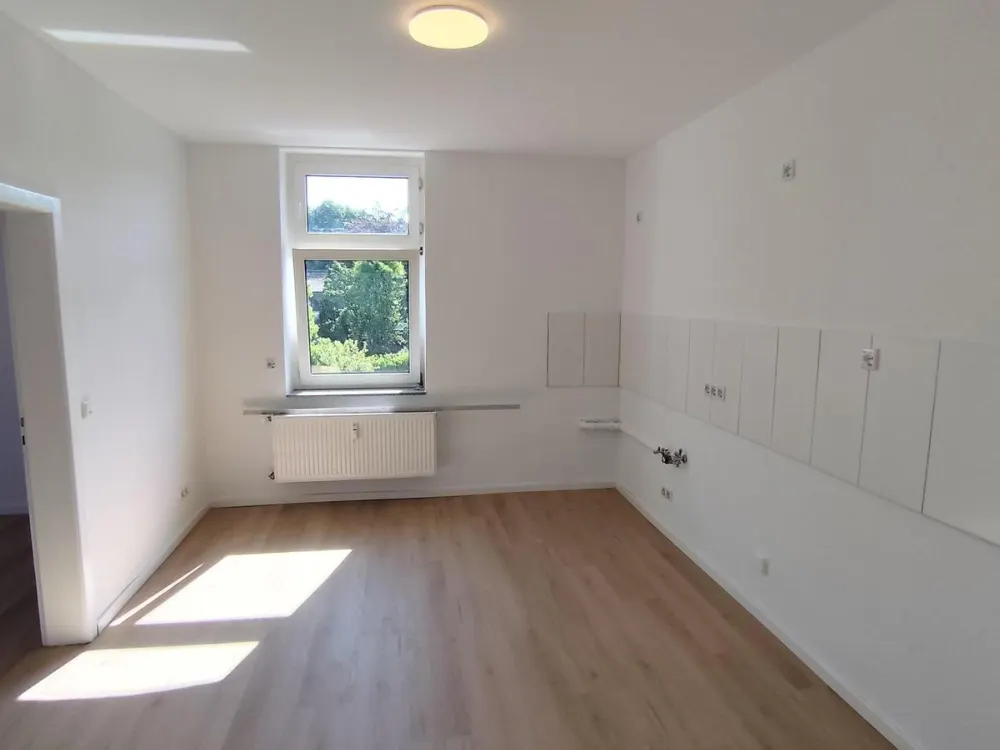 Sanierte, helle 110 qm Wohnung mit 4,5 Zimmern in der Holzstraße