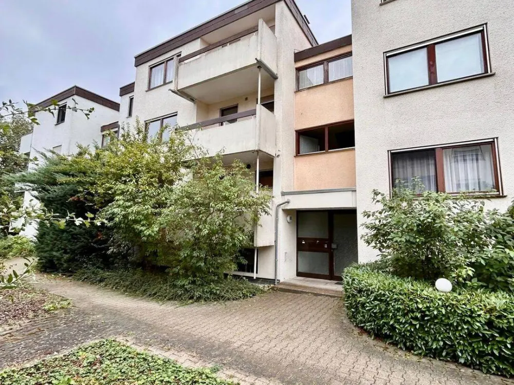 +Großzügige 4-Zimmerwohnung mit 2 Balkonen in Sttg.-Weilimdorf+