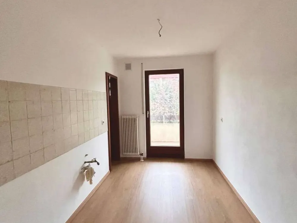 +Großzügige 4-Zimmerwohnung mit 2 Balkonen in Sttg.-Weilimdorf+