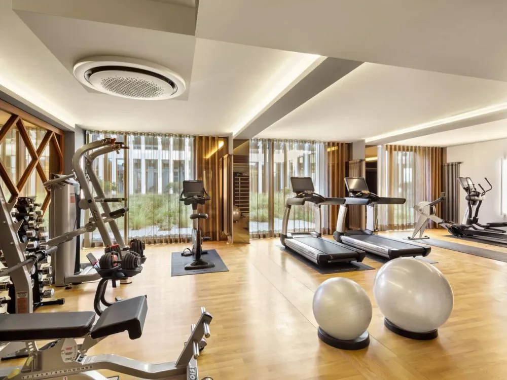Modern 2-Room Apartment | 9th Floor | Balcony, Gym & Concierge