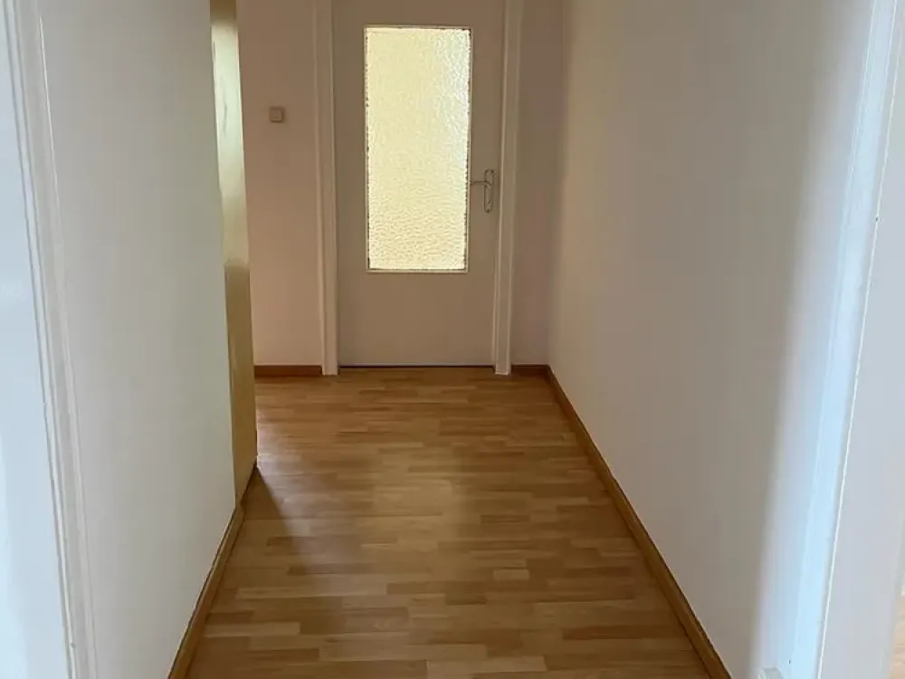 Central 3-Room Apartment with Kitchen, Bathroom and Balcony