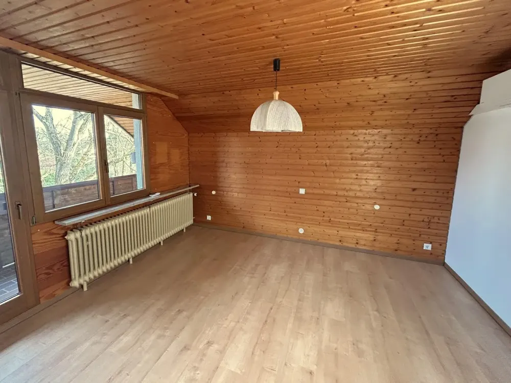 3 Zimmer Dachgeschosswohnung + Büroraum