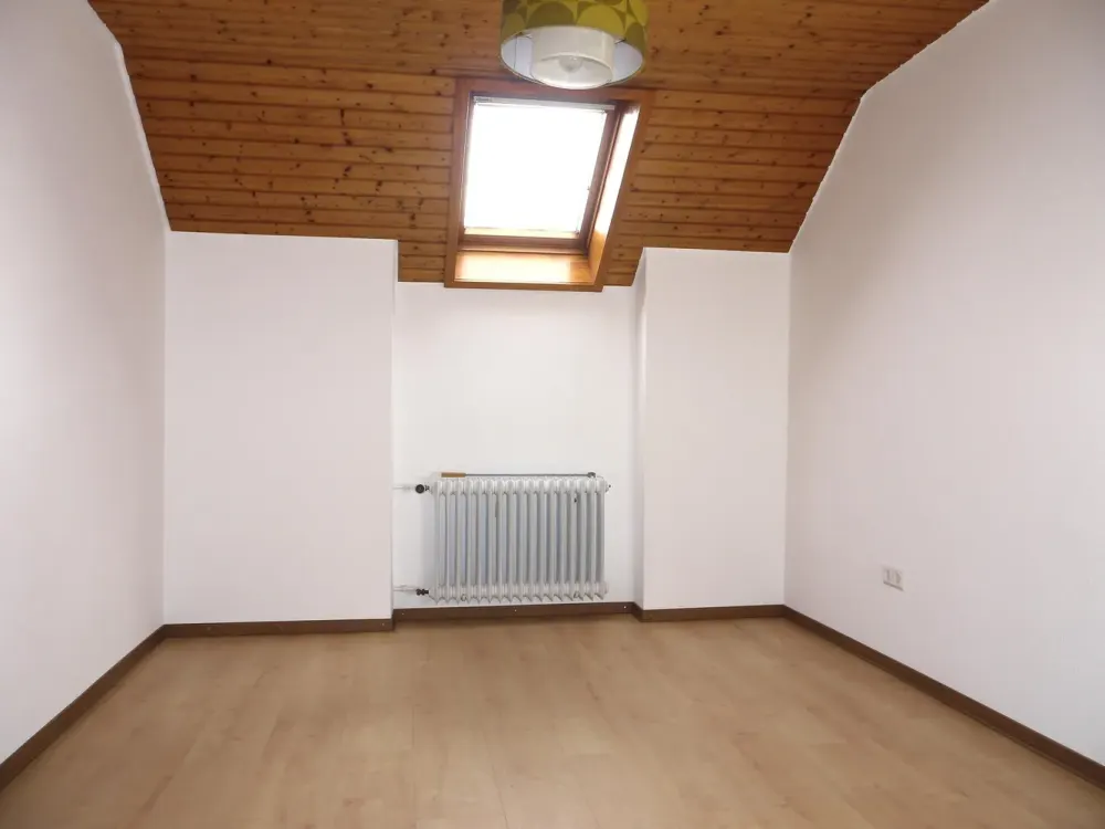 3 Zimmer Dachgeschosswohnung + Büroraum