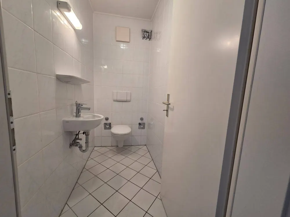 Gohlis I neu vorgerichtete Dachgeschosswohnung I Lift I Tiefgarage