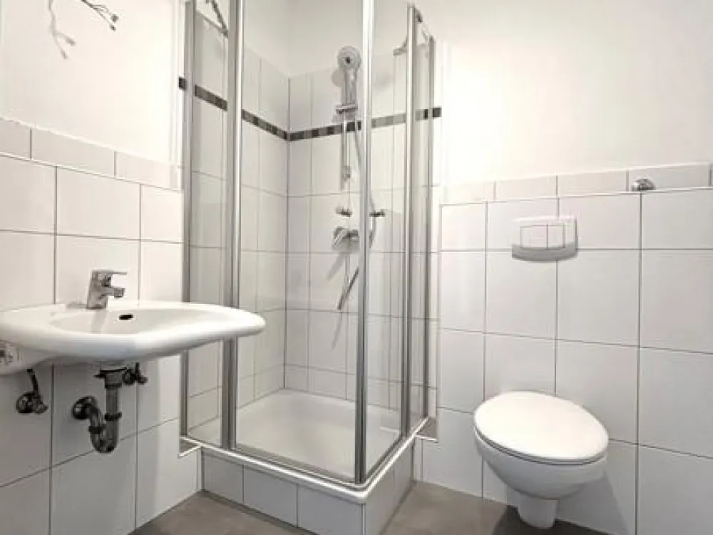 Bezugsfertige 4-Zimmer Wohnung in frisch modernisiertem Gebäude!