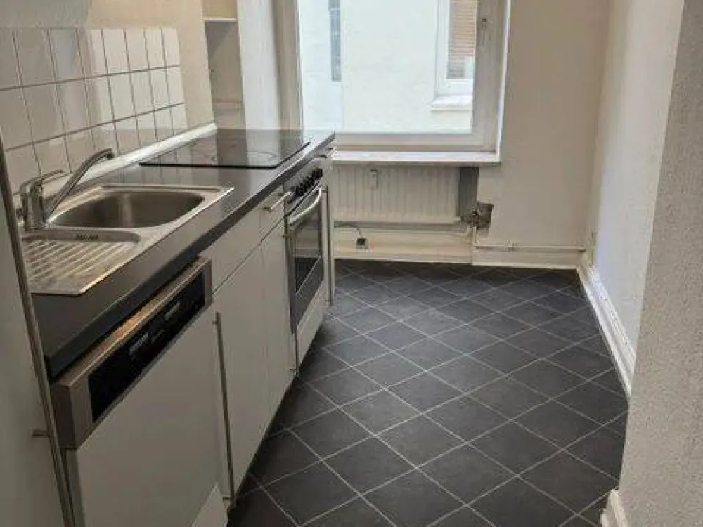 Barmbek-Süd: 2,5-Zimmer-Altbau: Wohngemeinschaft möglich.