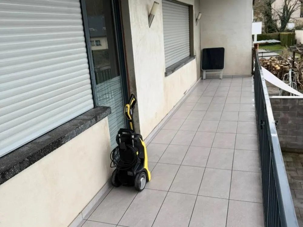 Zwei Zimmer Wohnung 80qm mit großem Balkon!