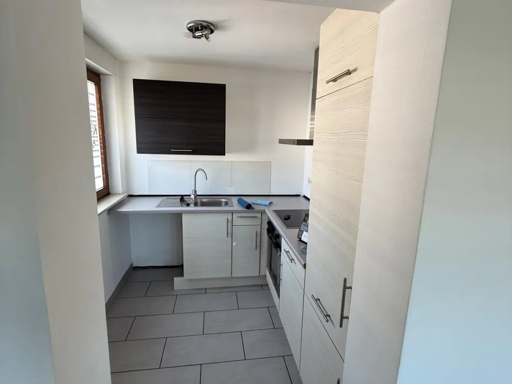 Zwei Zimmer Wohnung 80qm mit großem Balkon!