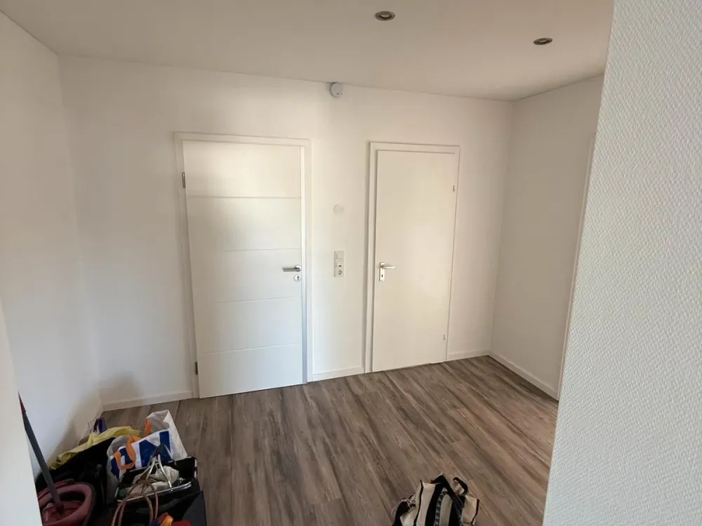 Zwei Zimmer Wohnung 80qm mit großem Balkon!