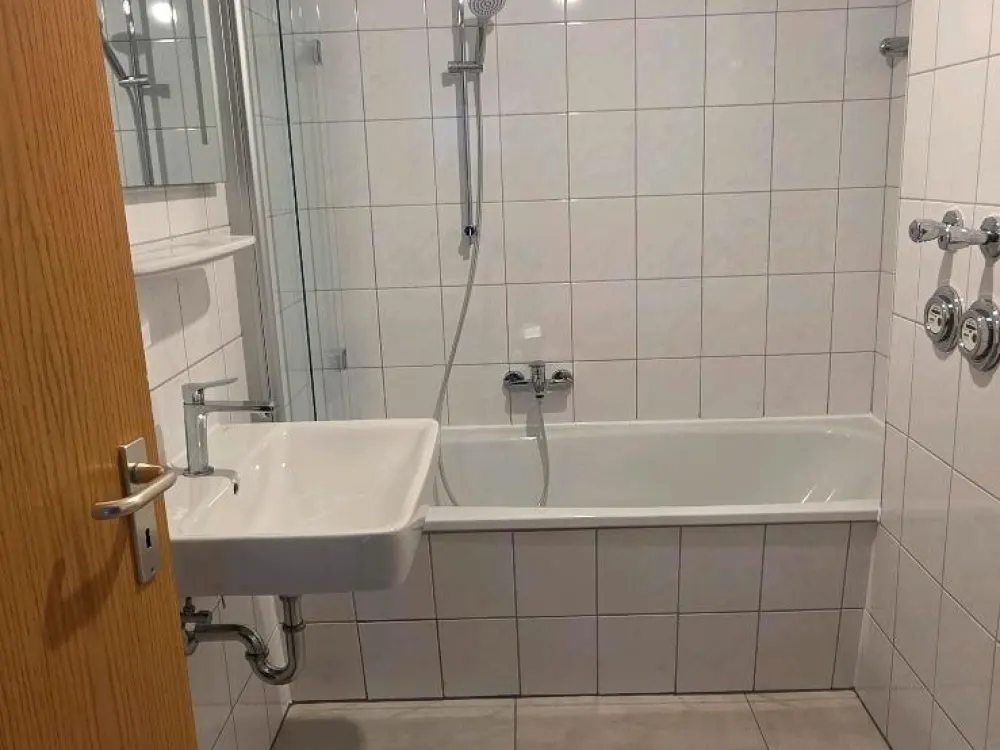 Frisch sanierte 2-Zimmer-Wohnung mit Balkon
