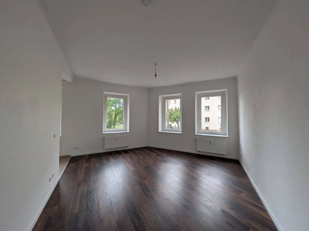 WAHREN + 2 ZIMMER + EINBAUKÜCHE + SCHICK & RUHIG + GRÜNER INNENHOF