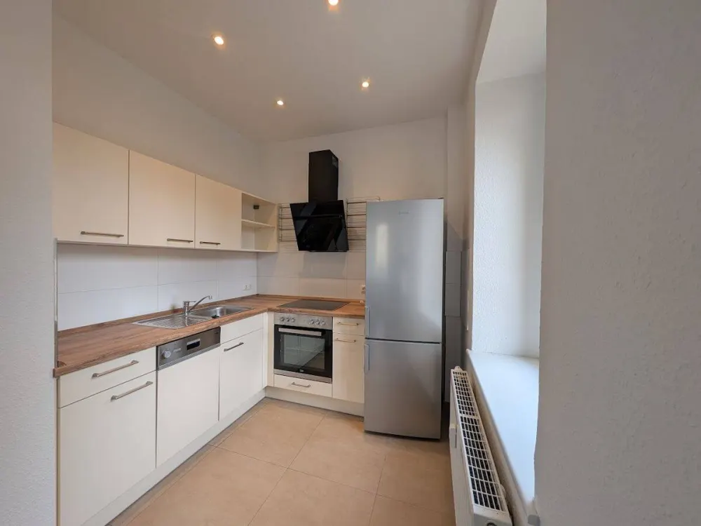 WAHREN + 2 ZIMMER + EINBAUKÜCHE + SCHICK & RUHIG + GRÜNER INNENHOF
