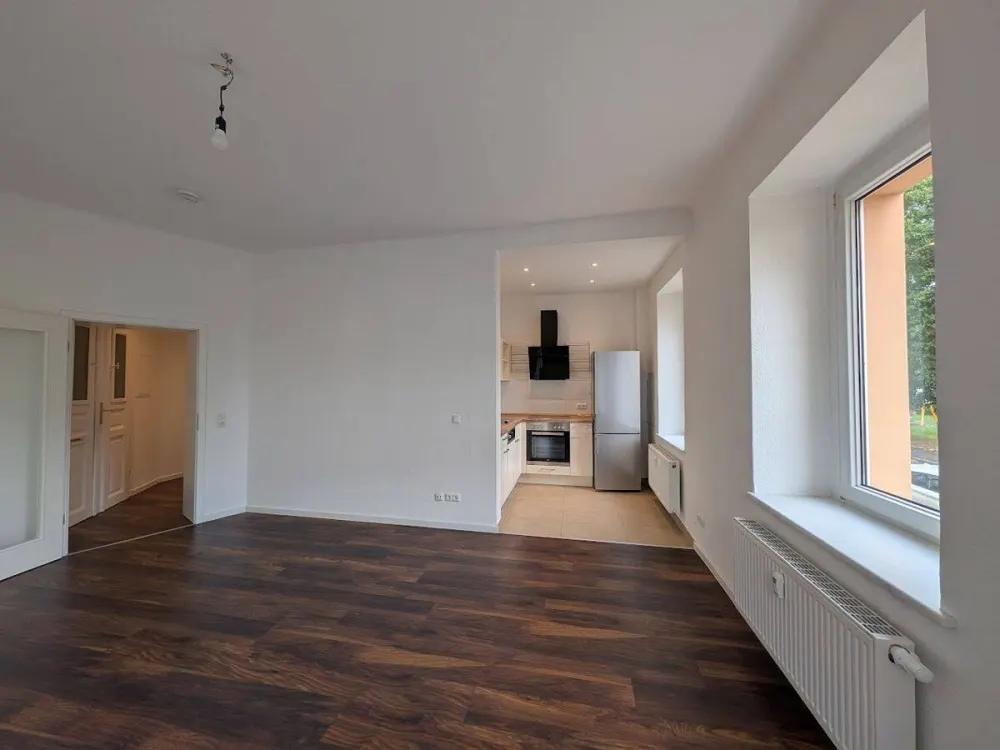 WAHREN + 2 ZIMMER + EINBAUKÜCHE + SCHICK & RUHIG + GRÜNER INNENHOF
