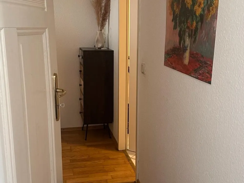 Möblierte Wohnung mit Balkon - Untermiete ab 1. Oktober - 1. Mai