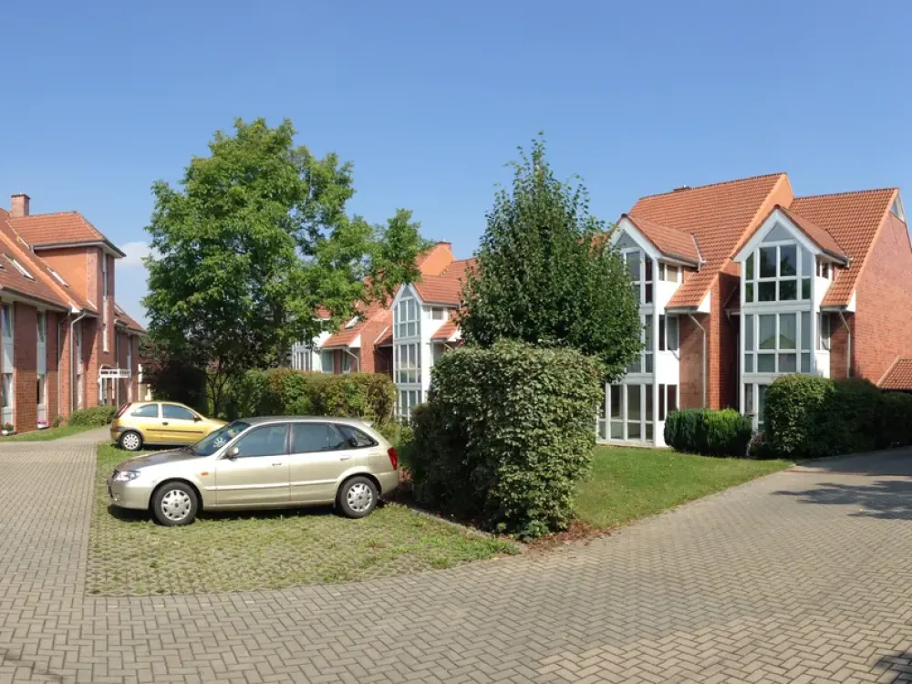 renovierte 3 Raum Wohnung mit Wintergarten
