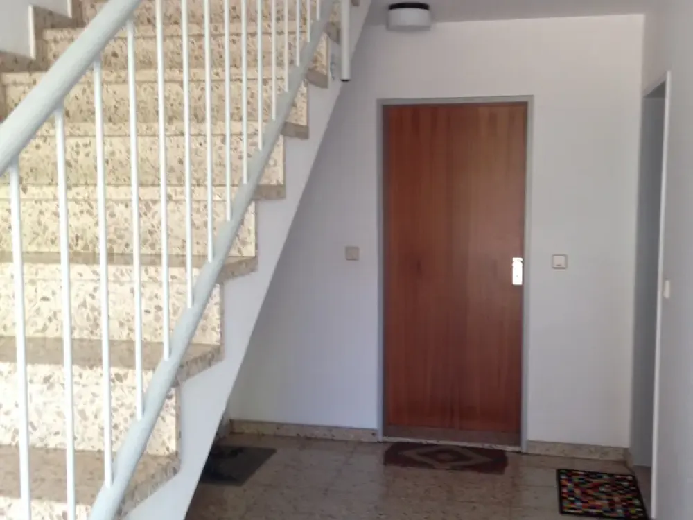 renovierte 3 Raum Wohnung mit Wintergarten