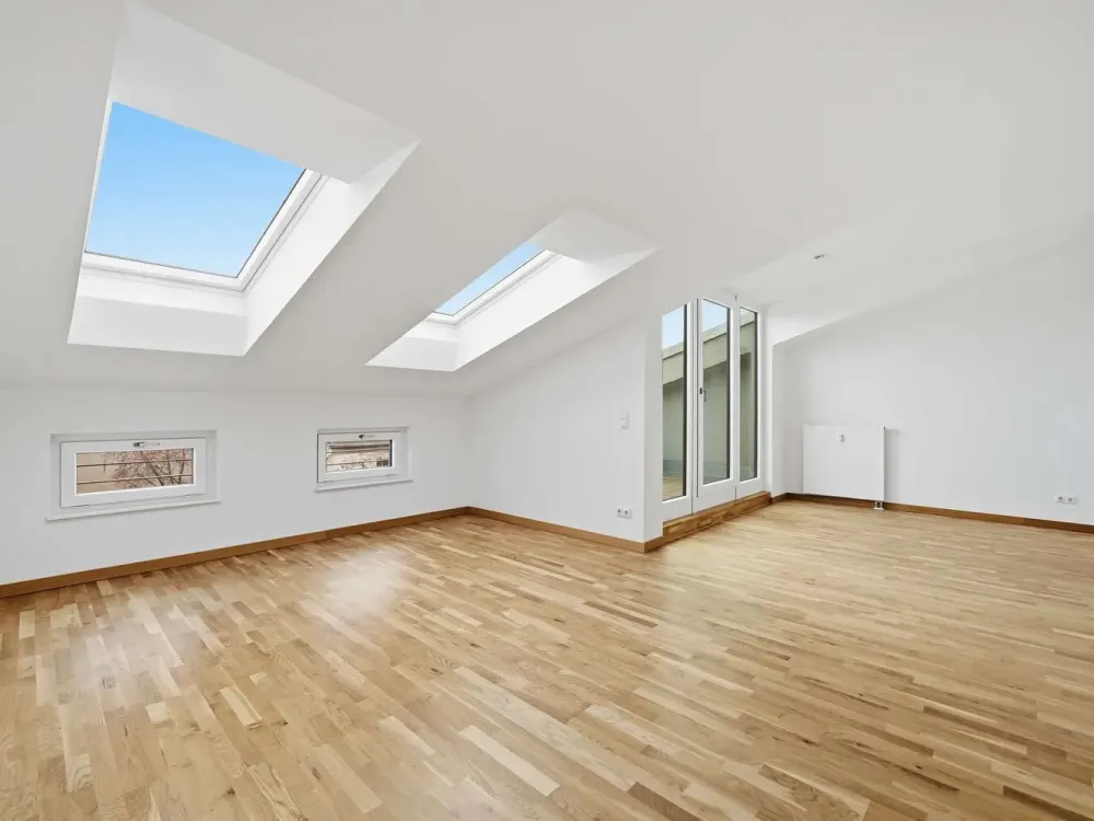 Stilvolle Dachgeschosswohnung in Spandau, 2 Zimmer, EBK und Balkon nahe Havel Altstadt Spandau