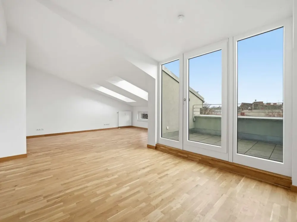 Stilvolle Dachgeschosswohnung in Spandau, 2 Zimmer, EBK und Balkon nahe Havel Altstadt Spandau